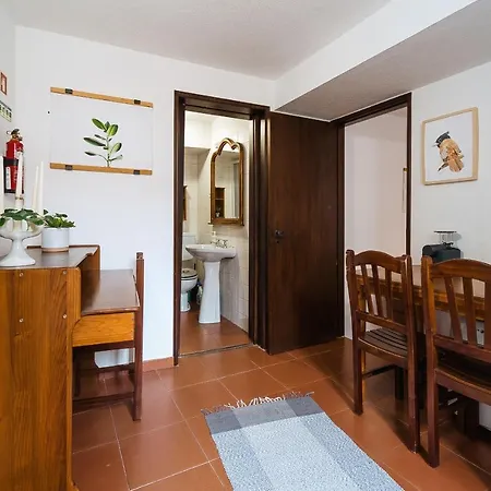 Priest בית הארחה